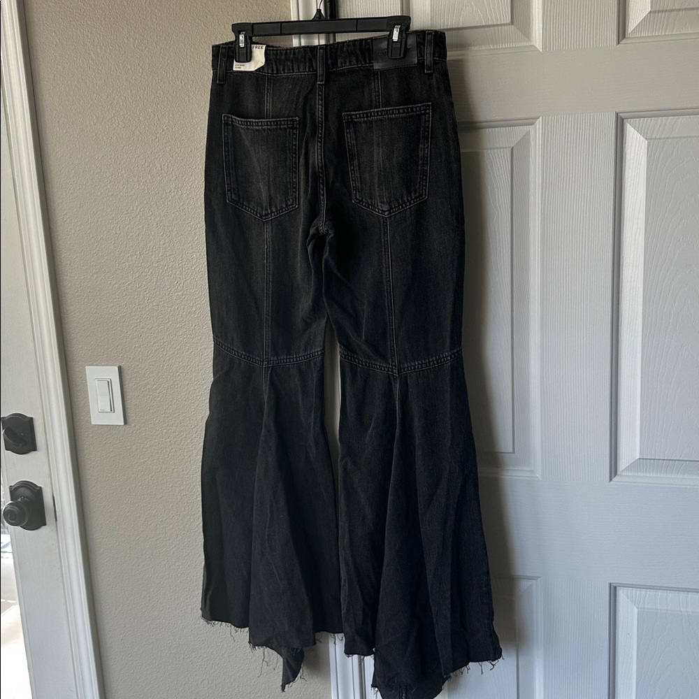 NWT WE THE FREE LIVE WIRE FLARE JEANS - Picture 11 of 15